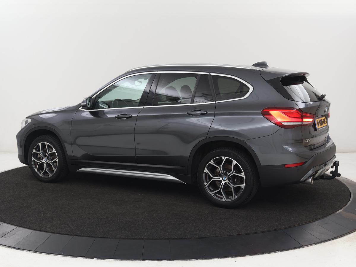 BMW X1 BMW X1 sDrive20i Business Edition Plus | Leder |  Head-Up | Stoelverwarming | Trekhaak | Camera | Sfeerverlichting | Navigatie | X Line | Full LED | DAB | Cruise control | Parkeerhulp | Bluetooth