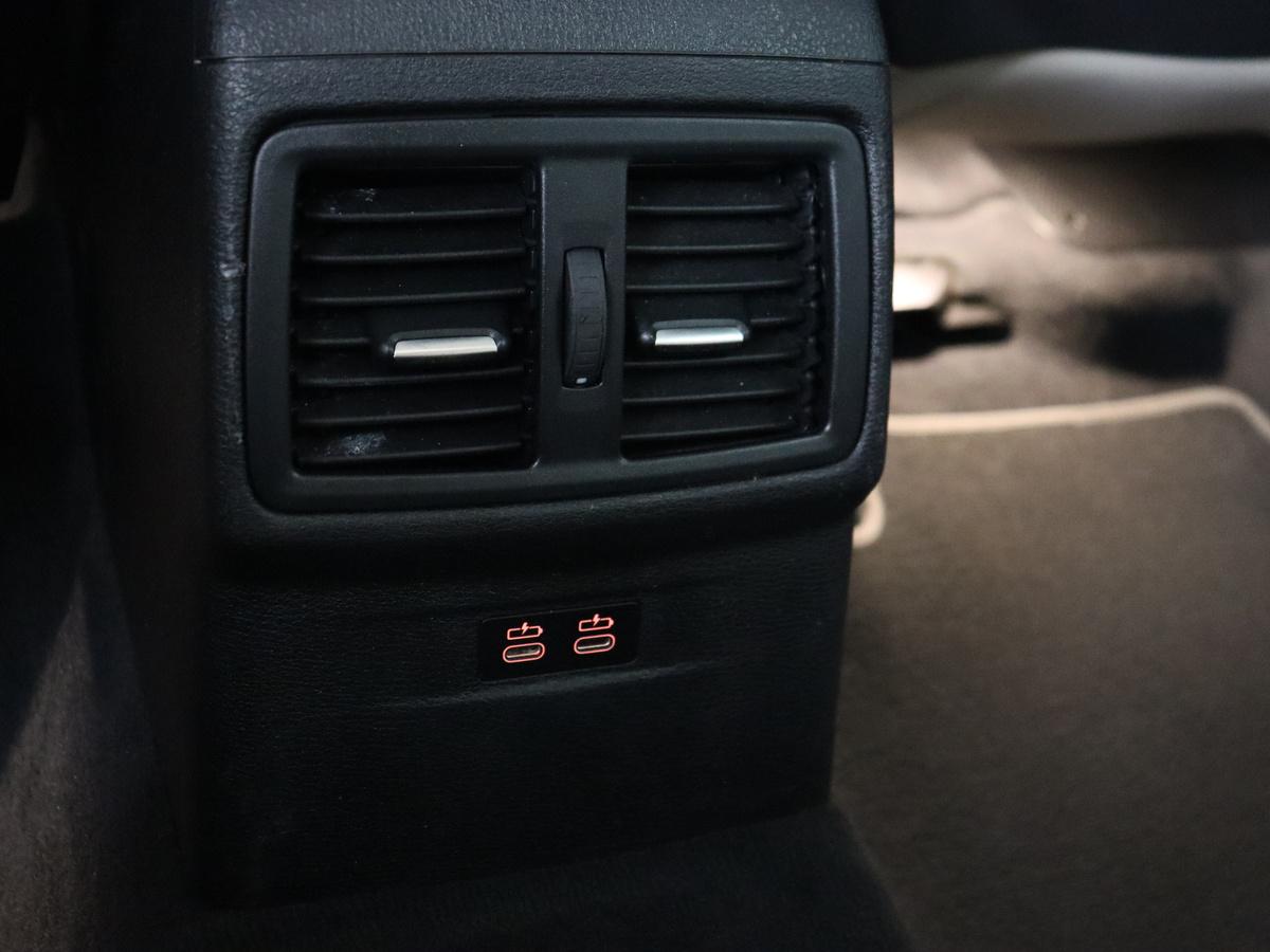 BMW X1 BMW X1 sDrive20i Business Edition Plus | Leder |  Head-Up | Stoelverwarming | Trekhaak | Camera | Sfeerverlichting | Navigatie | X Line | Full LED | DAB | Cruise control | Parkeerhulp | Bluetooth