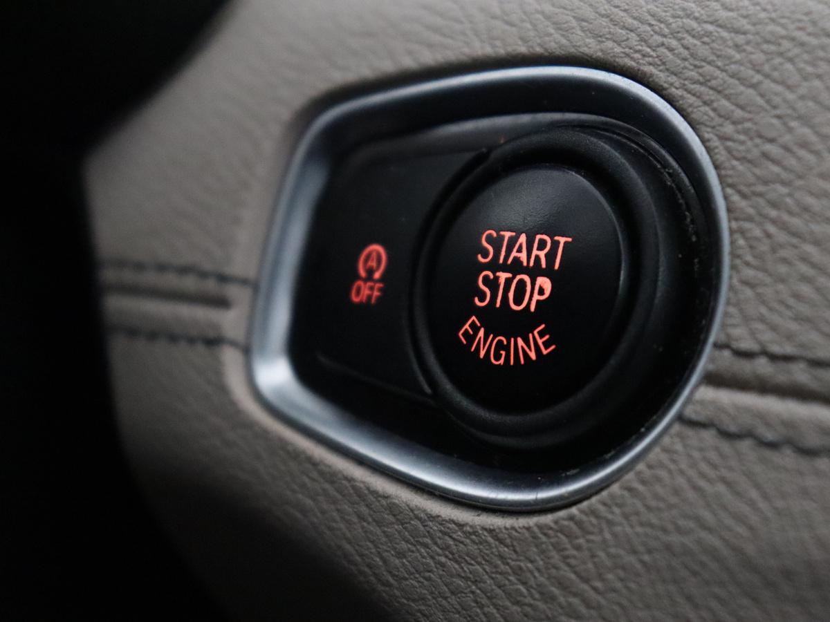 BMW X1 BMW X1 sDrive20i Business Edition Plus | Leder |  Head-Up | Stoelverwarming | Trekhaak | Camera | Sfeerverlichting | Navigatie | X Line | Full LED | DAB | Cruise control | Parkeerhulp | Bluetooth