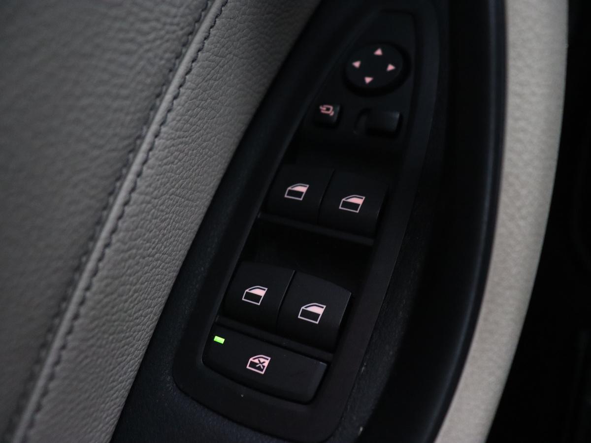 BMW X1 BMW X1 sDrive20i Business Edition Plus | Leder |  Head-Up | Stoelverwarming | Trekhaak | Camera | Sfeerverlichting | Navigatie | X Line | Full LED | DAB | Cruise control | Parkeerhulp | Bluetooth