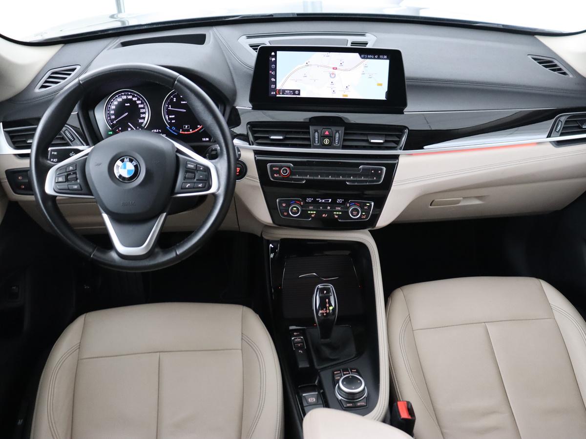 BMW X1 BMW X1 sDrive20i Business Edition Plus | Leder |  Head-Up | Stoelverwarming | Trekhaak | Camera | Sfeerverlichting | Navigatie | X Line | Full LED | DAB | Cruise control | Parkeerhulp | Bluetooth