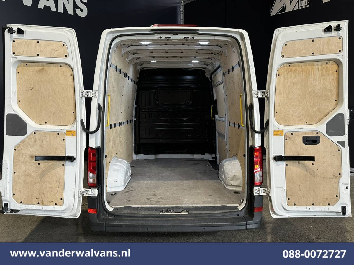 Volkswagen Crafter Volkswagen Crafter 2.0 TDI L3H3 L2H2 Euro6 Airco | Apple Carplay | Android Auto | Parkeersensoren Bijrijdersbank