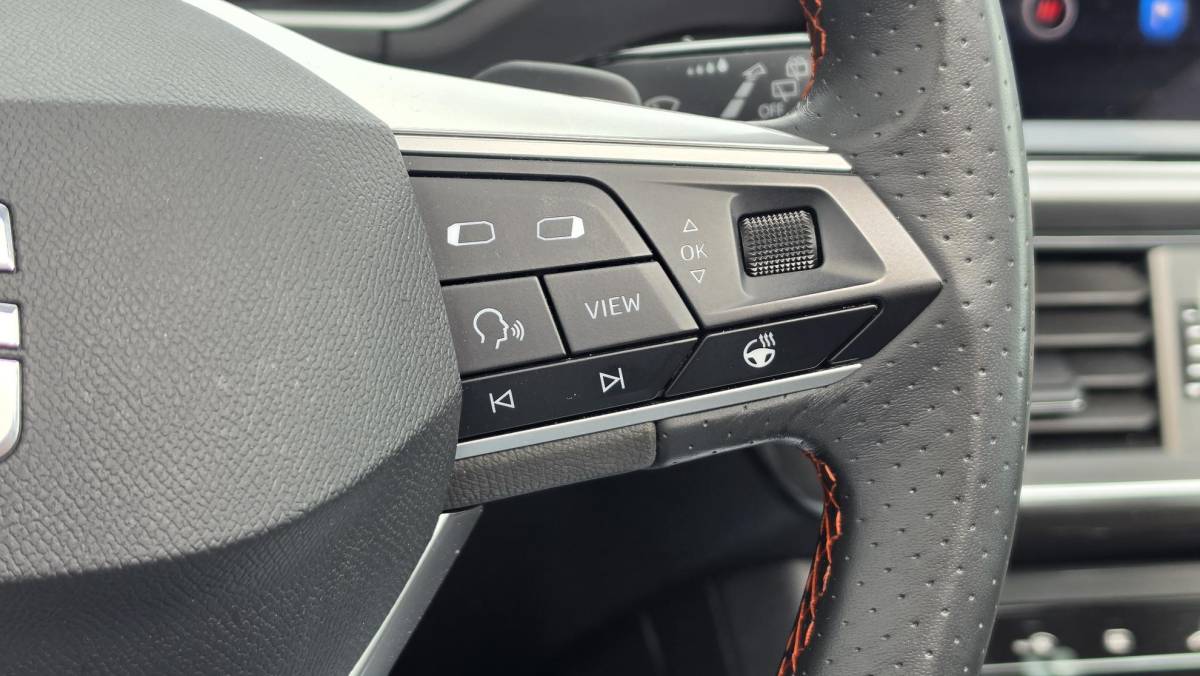 SEAT Tarraco SEAT Tarraco 1.4 TSI e-Hybrid PHEV FR Business Intense | Automaat | Pano | Stoel & Stuurverwarming | Carplay | Trekhaak | 360° camera | BTW