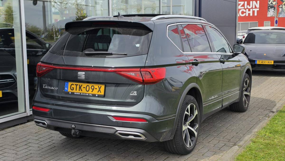 SEAT Tarraco SEAT Tarraco 1.4 TSI e-Hybrid PHEV FR Business Intense | Automaat | Pano | Stoel & Stuurverwarming | Carplay | Trekhaak | 360° camera | BTW