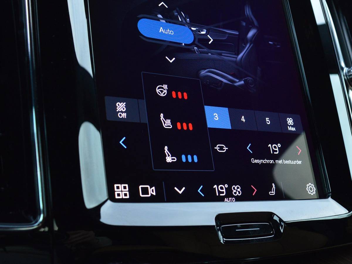 Volvo XC60 Volvo XC60 2.0 T8 Recharge AWD Ultra Dark