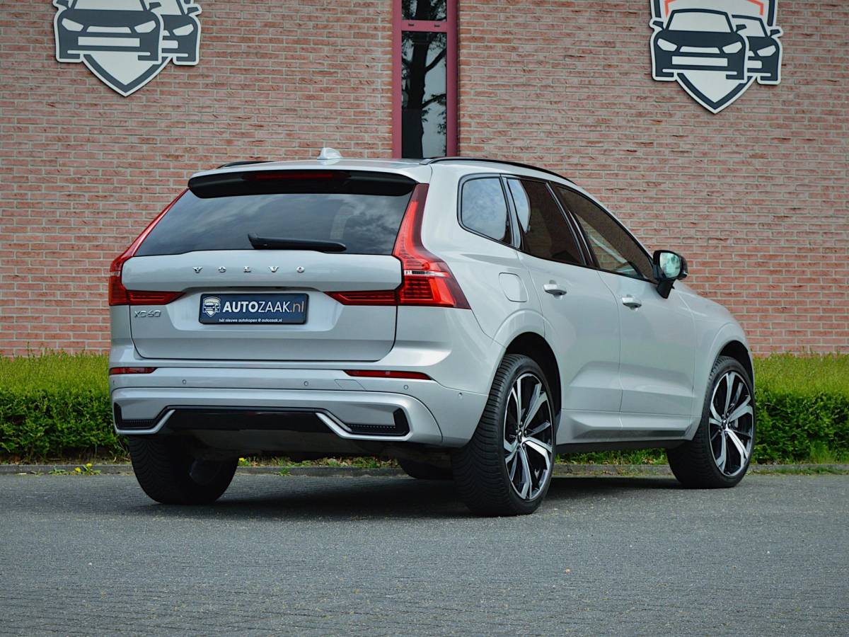 Volvo XC60 Volvo XC60 2.0 T8 Recharge AWD Ultra Dark