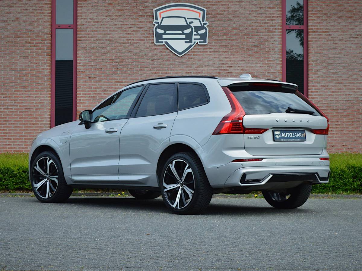 Volvo XC60 Volvo XC60 2.0 T8 Recharge AWD Ultra Dark