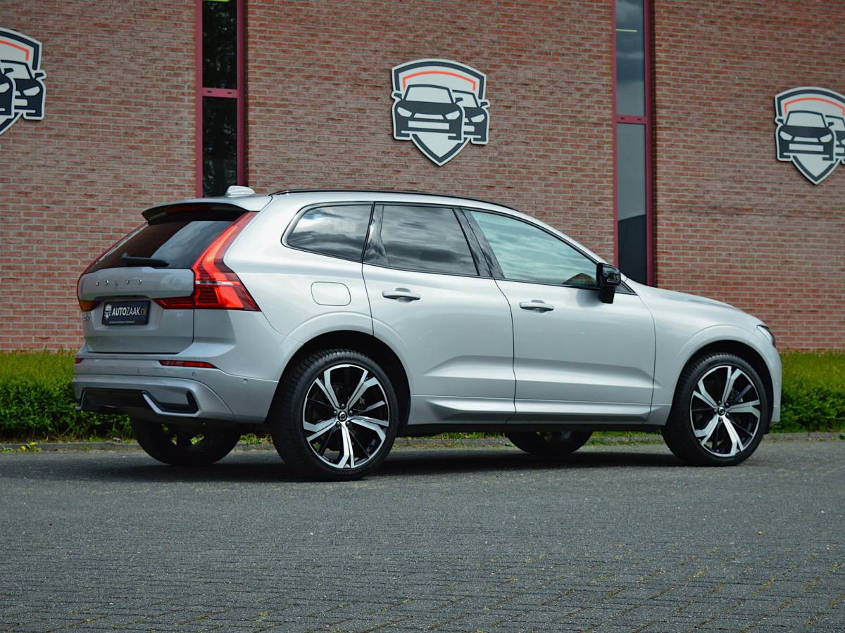 Volvo XC60 Volvo XC60 2.0 T8 Recharge AWD Ultra Dark