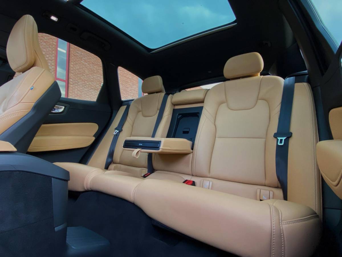 Volvo XC60 Volvo XC60 2.0 T8 Recharge AWD Ultra Dark