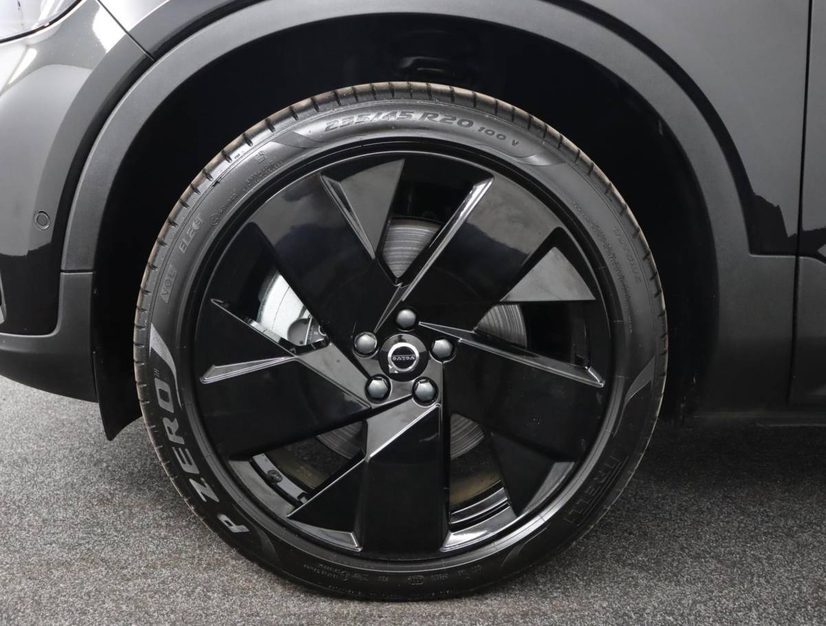 Volvo EX40 Volvo EX40 Twin Motor Performance Ultra Black Edition 82 kWh | NAP | Pano | Harman & Kardon | Memory