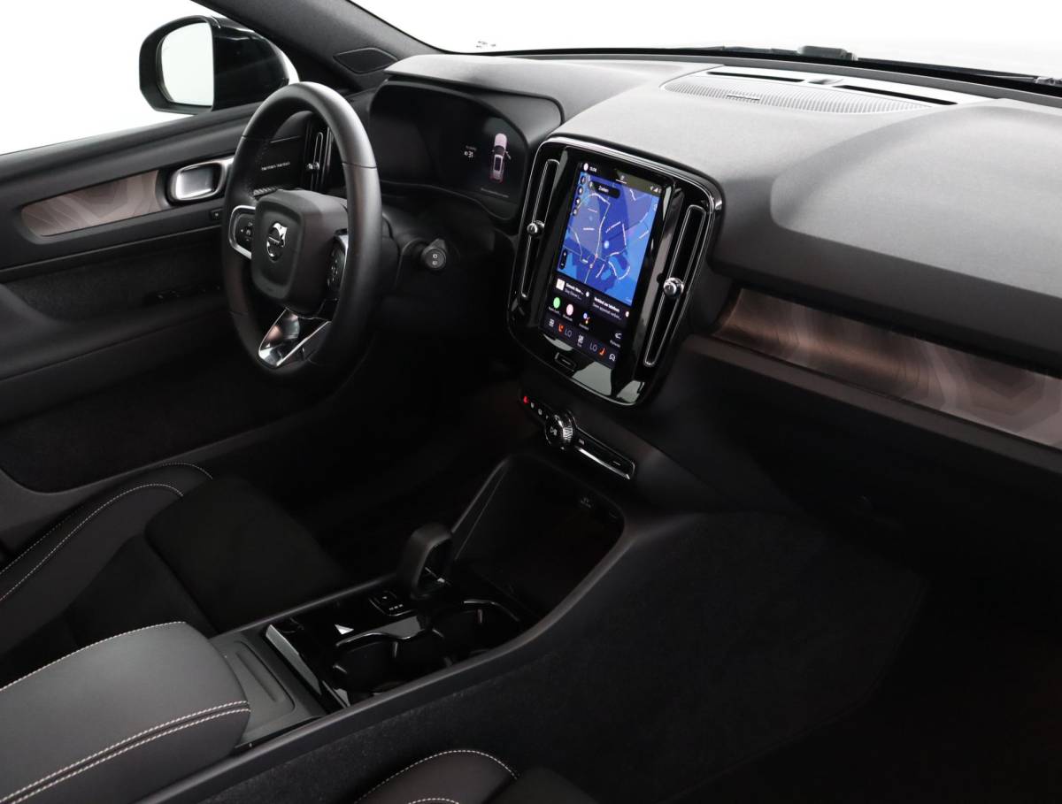 Volvo EX40 Volvo EX40 Twin Motor Performance Ultra Black Edition 82 kWh | NAP | Pano | Harman & Kardon | Memory