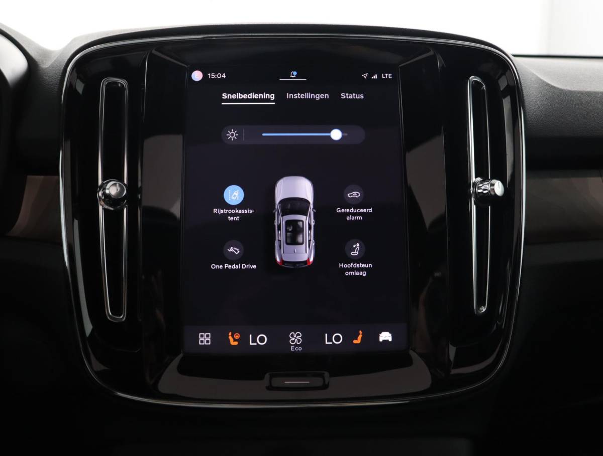 Volvo EX40 Volvo EX40 Twin Motor Performance Ultra Black Edition 82 kWh | NAP | Pano | Harman & Kardon | Memory