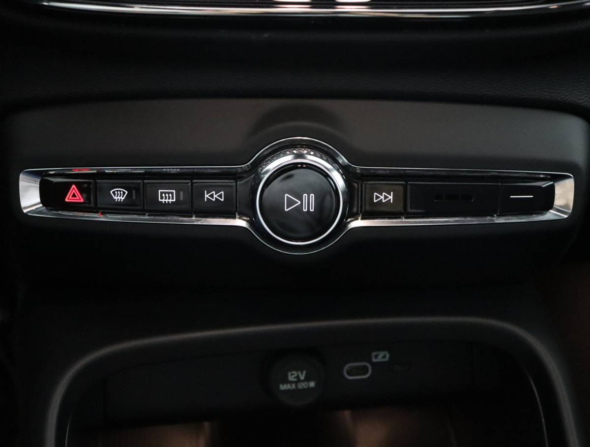 Volvo EX40 Volvo EX40 Twin Motor Performance Ultra Black Edition 82 kWh | NAP | Pano | Harman & Kardon | Memory