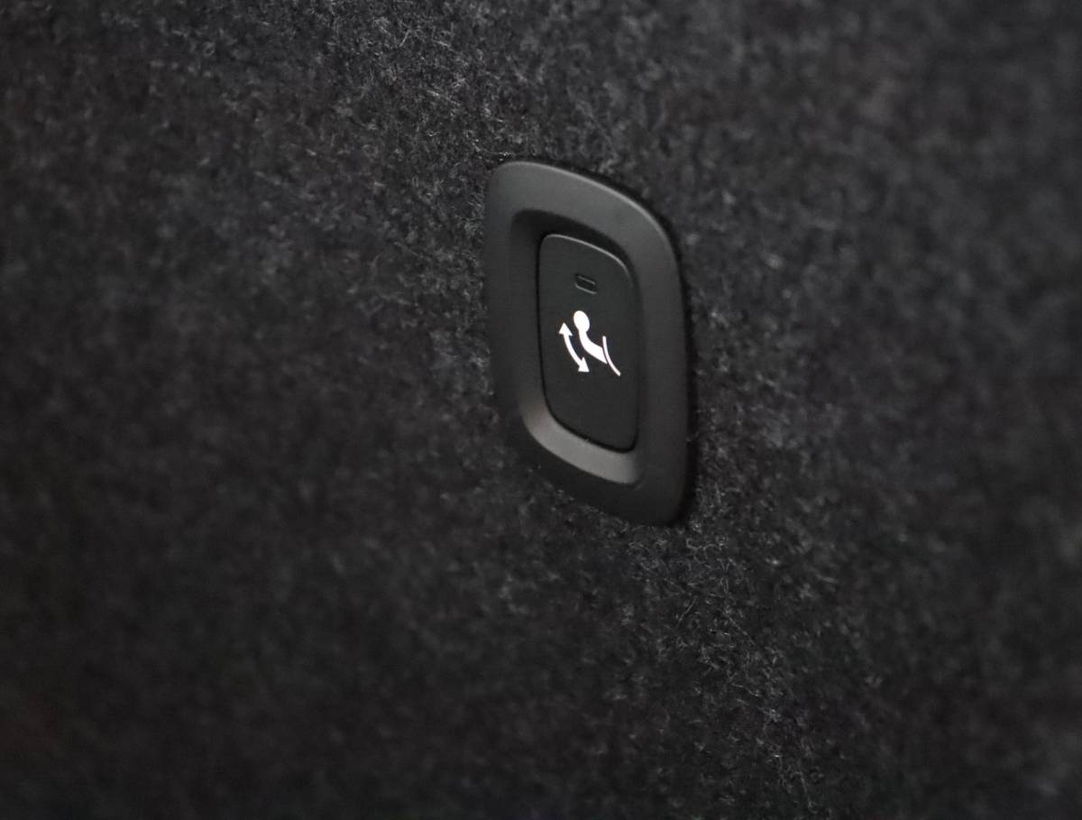 Volvo EX40 Volvo EX40 Twin Motor Performance Ultra Black Edition 82 kWh | NAP | Pano | Harman & Kardon | Memory