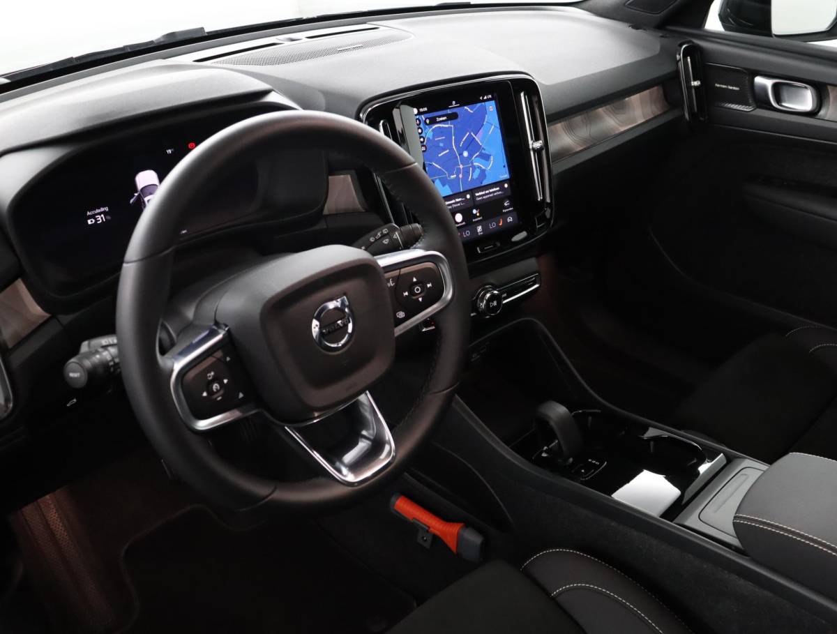 Volvo EX40 Volvo EX40 Twin Motor Performance Ultra Black Edition 82 kWh | NAP | Pano | Harman & Kardon | Memory