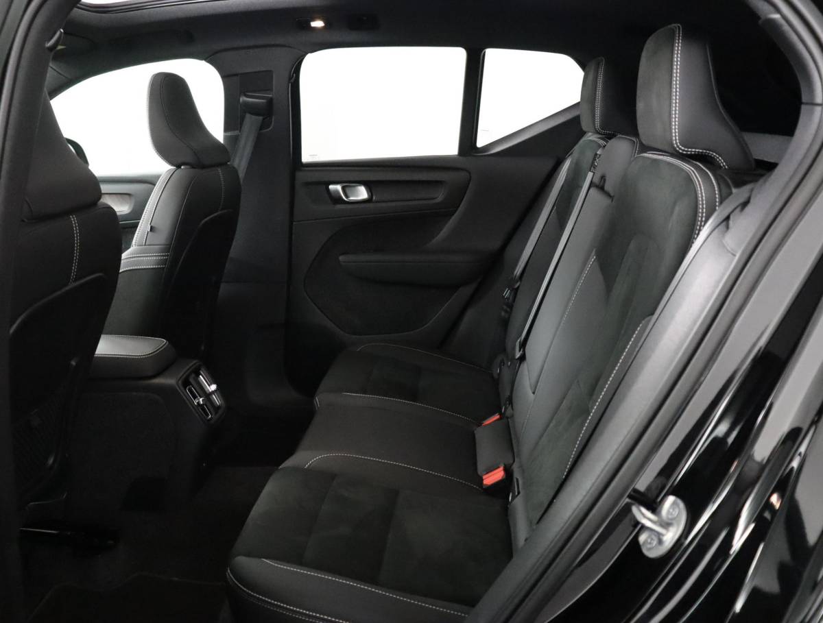 Volvo EX40 Volvo EX40 Twin Motor Performance Ultra Black Edition 82 kWh | NAP | Pano | Harman & Kardon | Memory