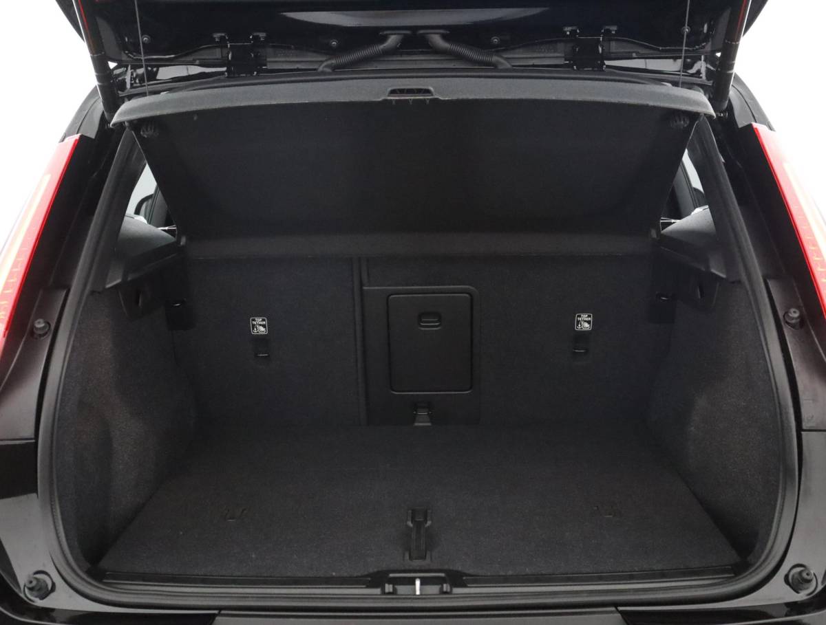 Volvo EX40 Volvo EX40 Twin Motor Performance Ultra Black Edition 82 kWh | NAP | Pano | Harman & Kardon | Memory