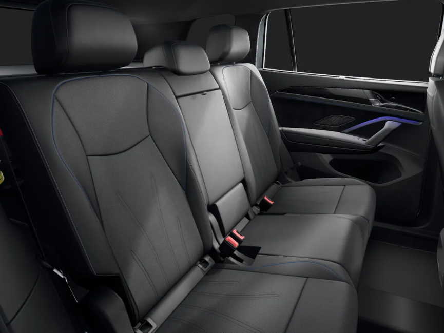 Volkswagen Tayron Volkswagen Tayron R-Line Edition 1.5 eHybrid 204 PK 6 versn. DSG · Black Style Pakket · Panoramaschuif-kanteldak · Trekhaak inklapbaar, met elektrische ontgrendeling, incl. aanhangermanoeuvreerhulp Trailer Assist · Voorraad OUTLET · Prijs is inclusief inruilpremie ·