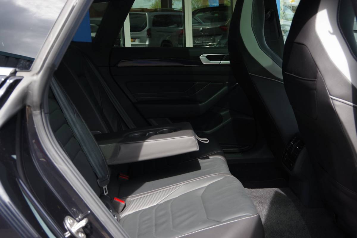 Volkswagen Arteon Volkswagen Arteon Shooting Brake 1.4 TSI eHybrid SOH 93% R-Line Panoramadak 360 Camera Head-up