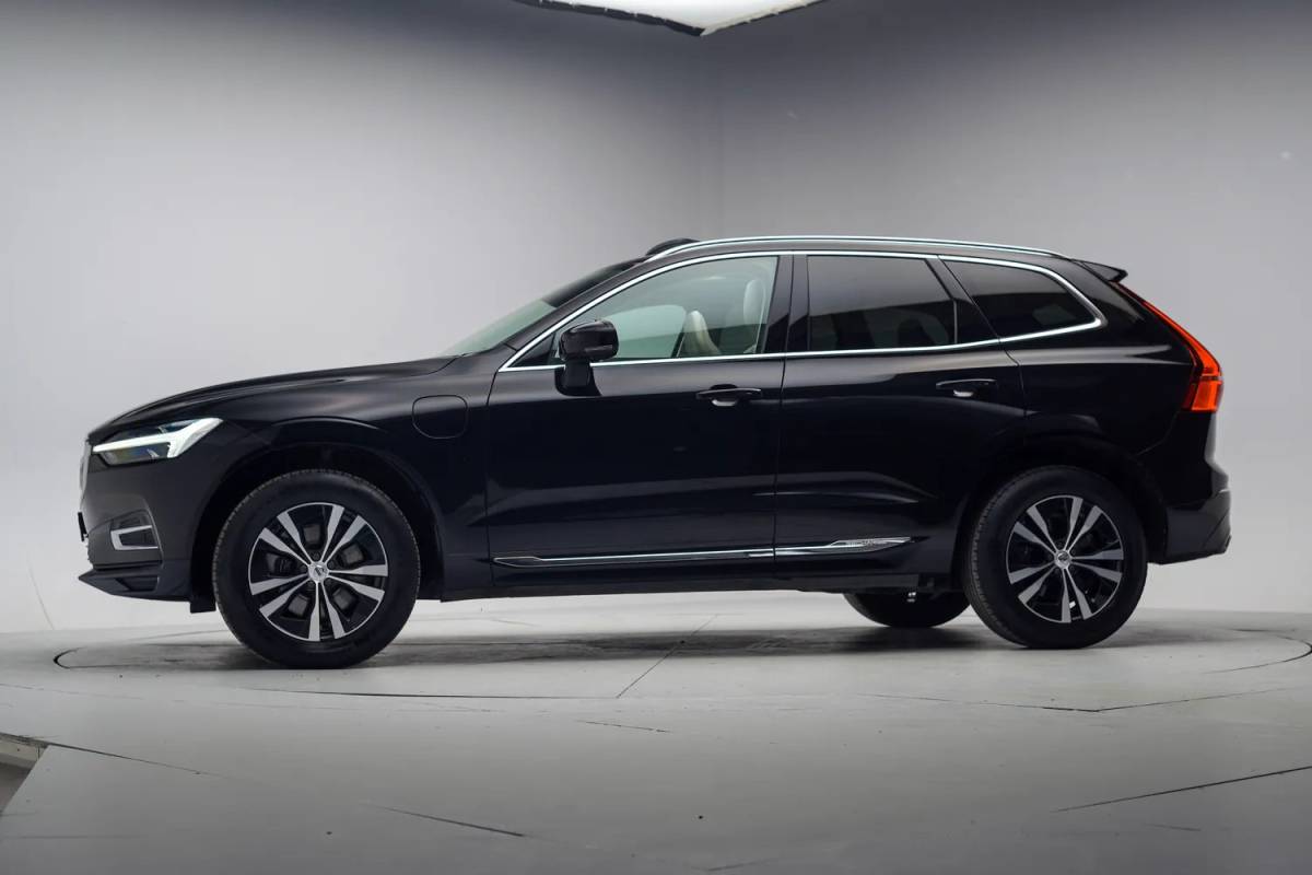 Volvo XC60 Volvo XC60 2.0 T6 Plug-in hybrid AWD Inscription Expr. Aut. [ Panoramadak Leder Apple / Android Stoelen Stuurverwarming cruise Camera ]