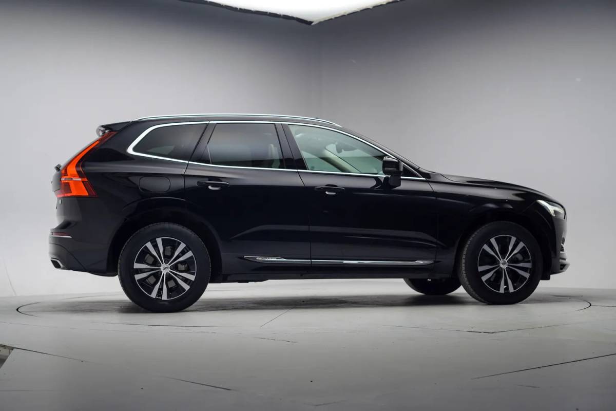 Volvo XC60 Volvo XC60 2.0 T6 Plug-in hybrid AWD Inscription Expr. Aut. [ Panoramadak Leder Apple / Android Stoelen Stuurverwarming cruise Camera ]