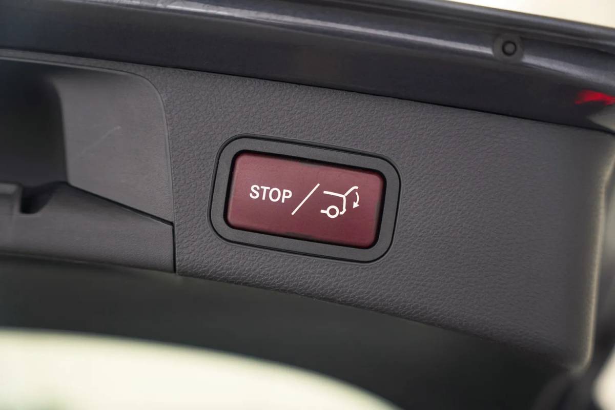 Mercedes-Benz C-Klasse Mercedes-Benz C-Klasse 350 e Lease Edition Plus [ Leder Camera Stoelverwarming ]