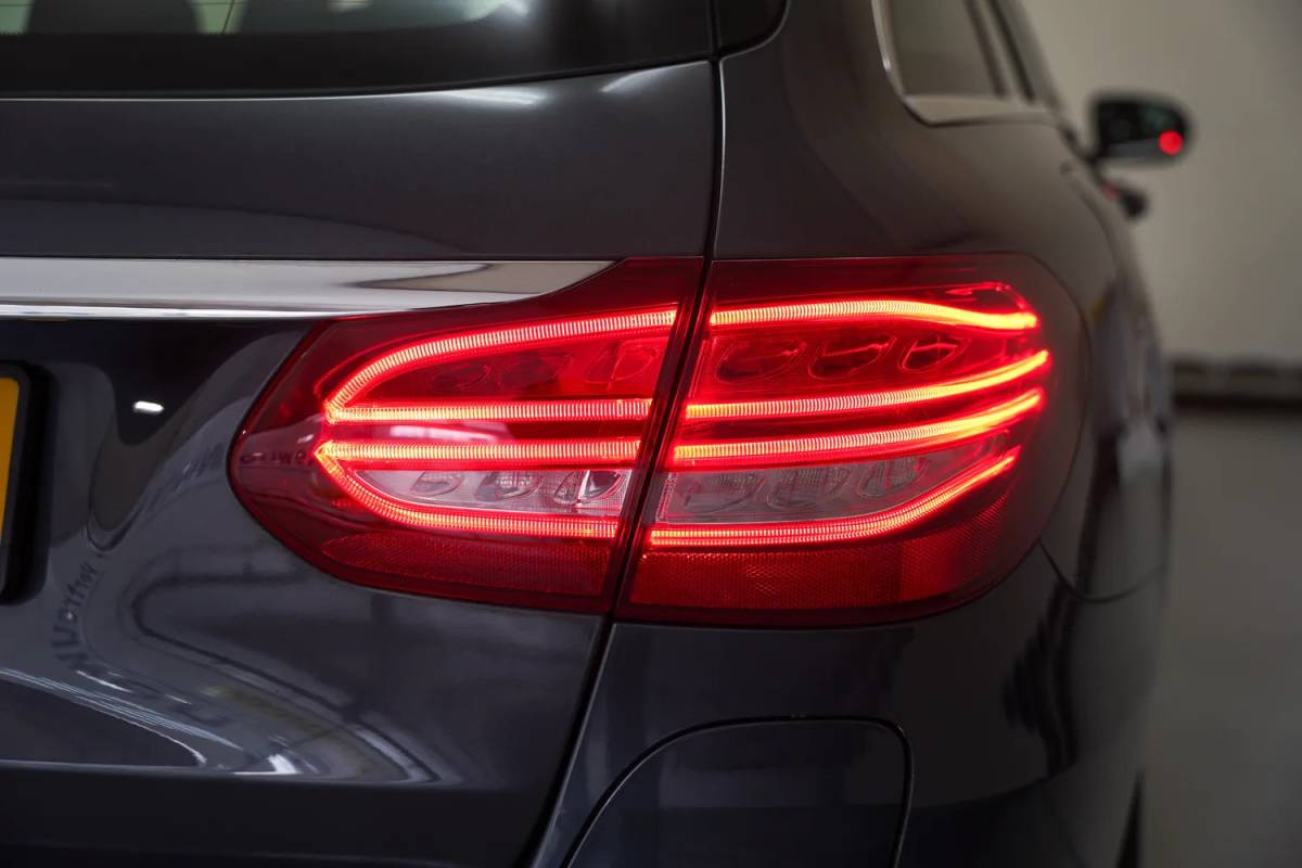 Mercedes-Benz C-Klasse Mercedes-Benz C-Klasse 350 e Lease Edition Plus [ Leder Camera Stoelverwarming ]