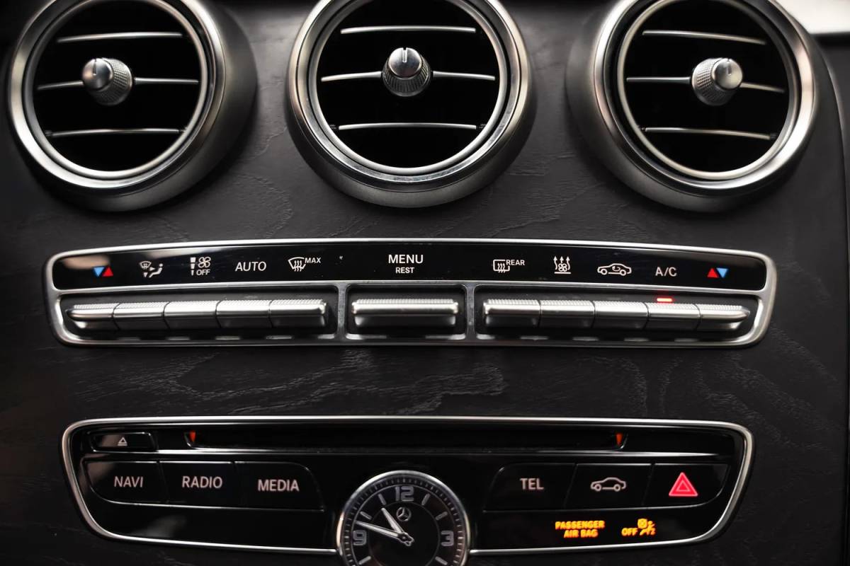 Mercedes-Benz C-Klasse Mercedes-Benz C-Klasse 350 e Lease Edition Plus [ Leder Camera Stoelverwarming ]