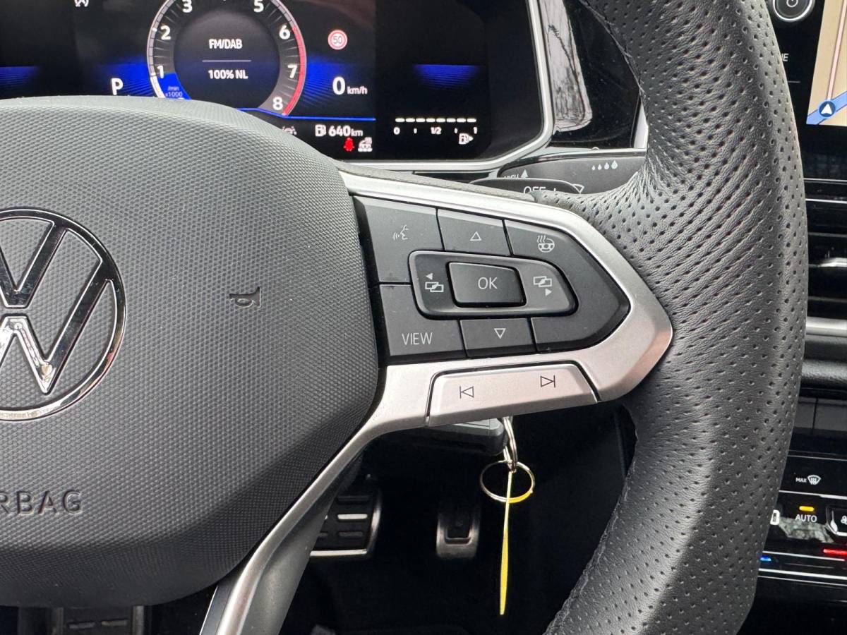 Volkswagen T-Roc Volkswagen T-Roc Cabrio 1.5 TSI 150PK DSG R-LINE SPORT LED/NAVI/CARPLAY/FABRIEKS GARANTIE