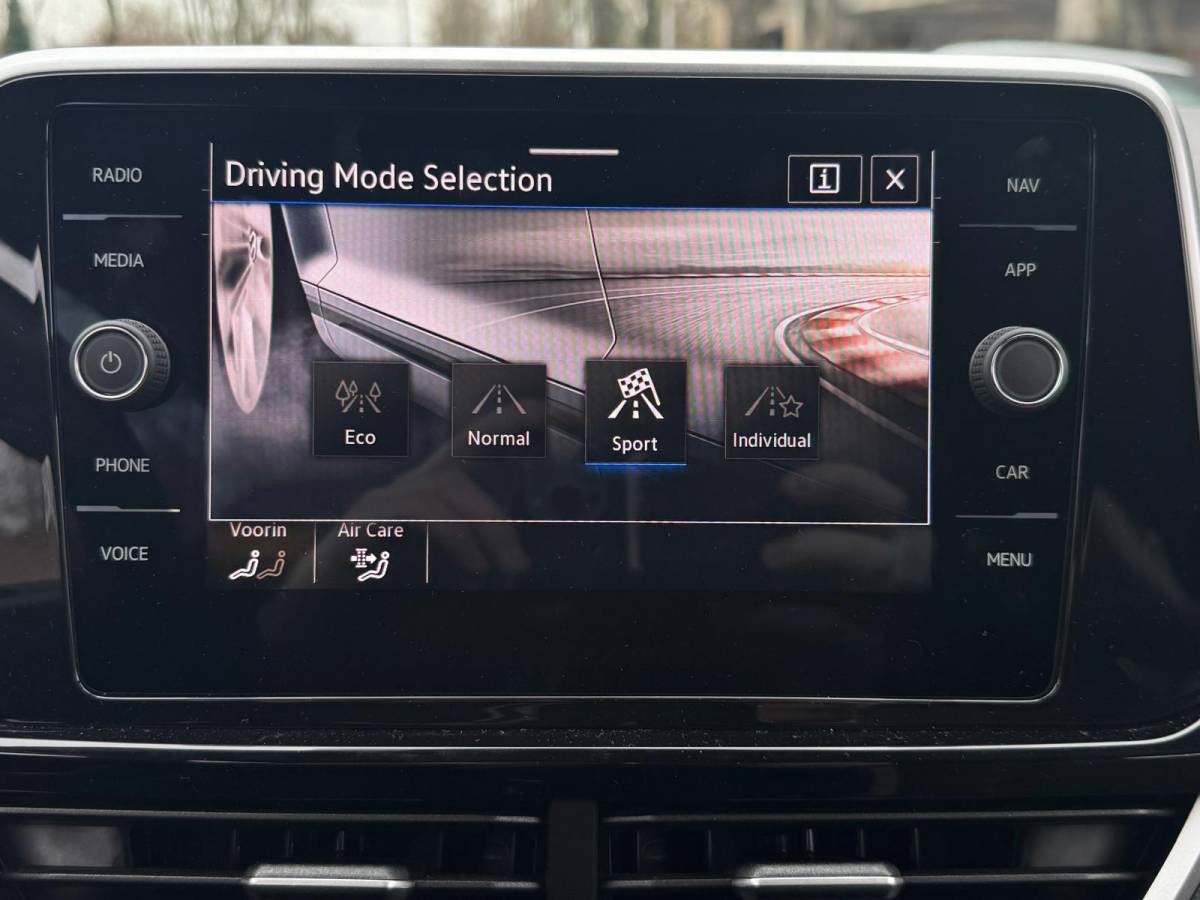 Volkswagen T-Roc Volkswagen T-Roc Cabrio 1.5 TSI 150PK DSG R-LINE SPORT LED/NAVI/CARPLAY/FABRIEKS GARANTIE