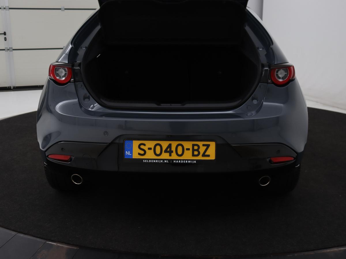 Mazda 3 Mazda 3 2.0 e-SkyActiv-G M Hybrid 150 Homura |  Stoelverwarming | Head-Up | Adaptive cruise | Camera | Carplay | Keyless | Full LED | Navigatie | Dodehoek detectie | 58.800km NAP | Origineel NL