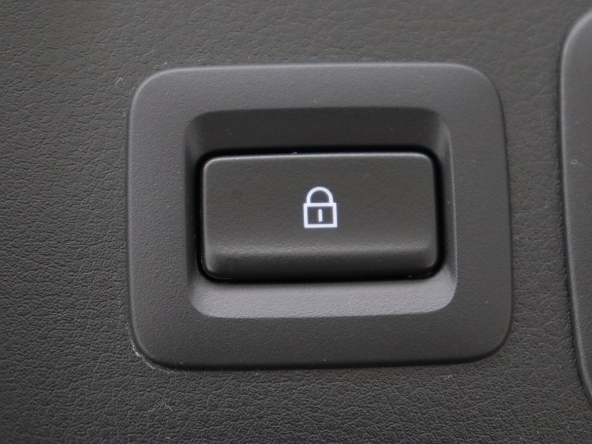 Mazda 3 Mazda 3 2.0 e-SkyActiv-G M Hybrid 150 Homura |  Stoelverwarming | Head-Up | Adaptive cruise | Camera | Carplay | Keyless | Full LED | Navigatie | Dodehoek detectie | 58.800km NAP | Origineel NL