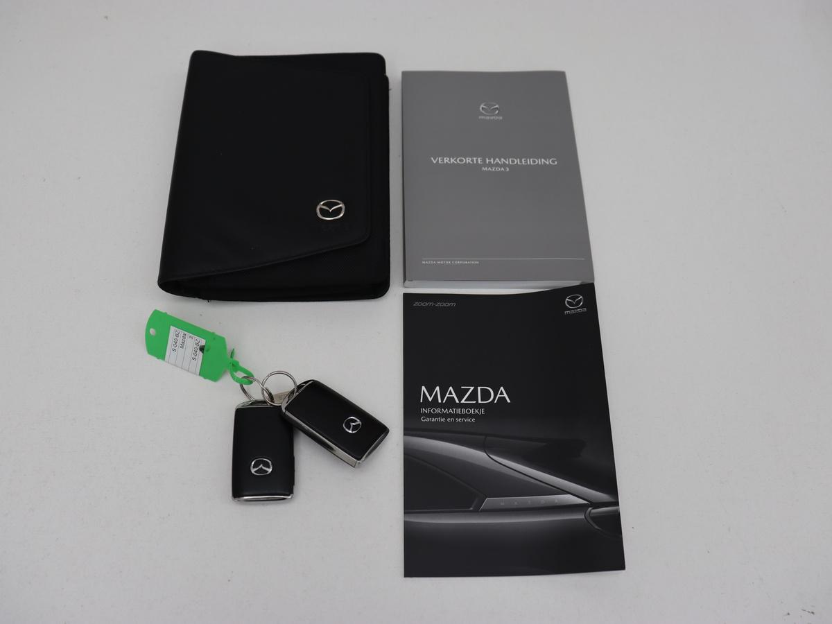 Mazda 3 Mazda 3 2.0 e-SkyActiv-G M Hybrid 150 Homura |  Stoelverwarming | Head-Up | Adaptive cruise | Camera | Carplay | Keyless | Full LED | Navigatie | Dodehoek detectie | 58.800km NAP | Origineel NL