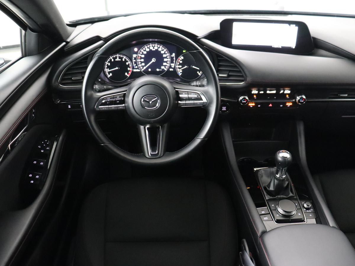 Mazda 3 Mazda 3 2.0 e-SkyActiv-G M Hybrid 150 Homura |  Stoelverwarming | Head-Up | Adaptive cruise | Camera | Carplay | Keyless | Full LED | Navigatie | Dodehoek detectie | 58.800km NAP | Origineel NL