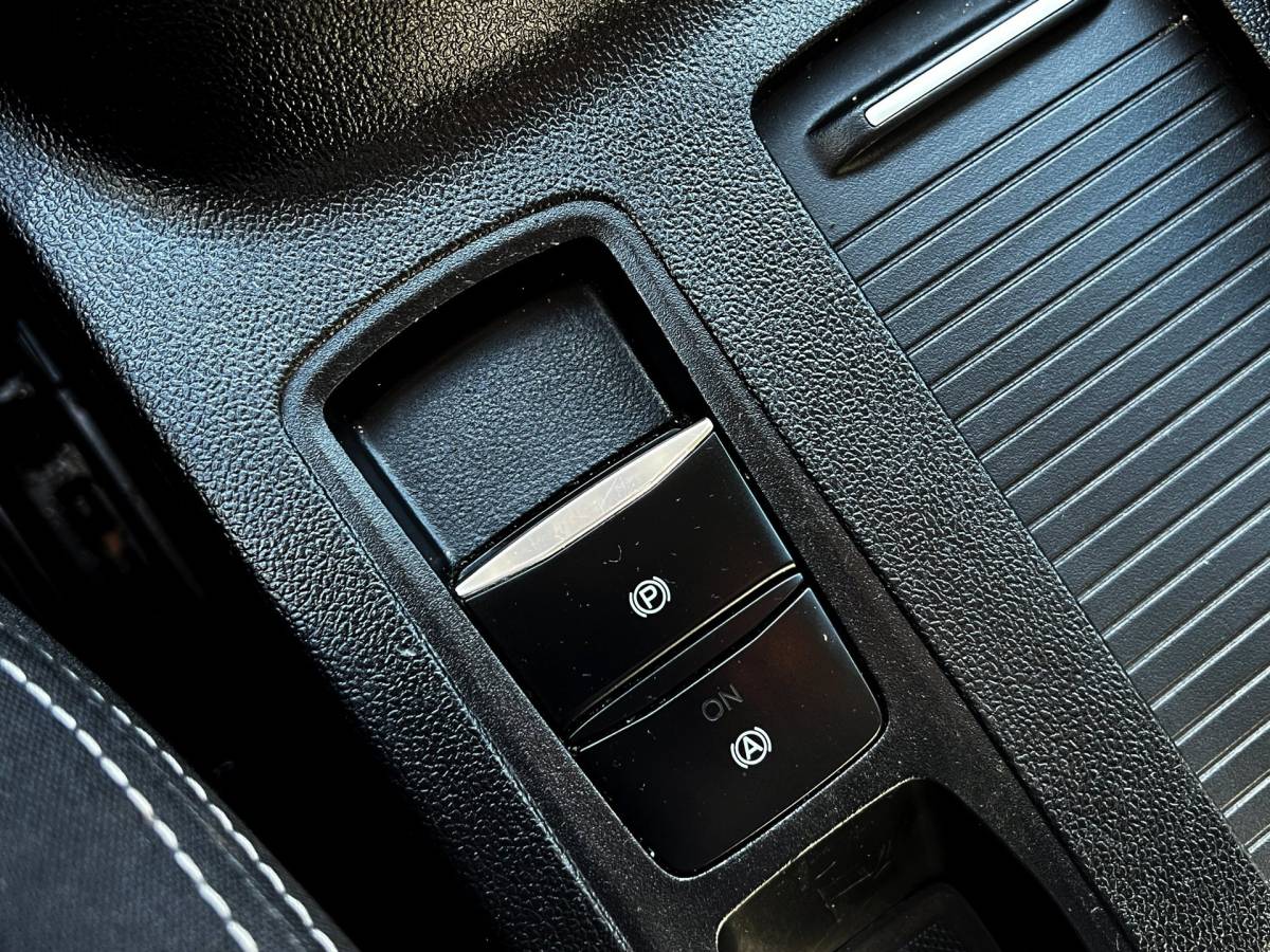 Ford Focus Ford Focus Wagon 1.0 EcoBoost Vignale carplay_Camera_trekh_4x nw banden