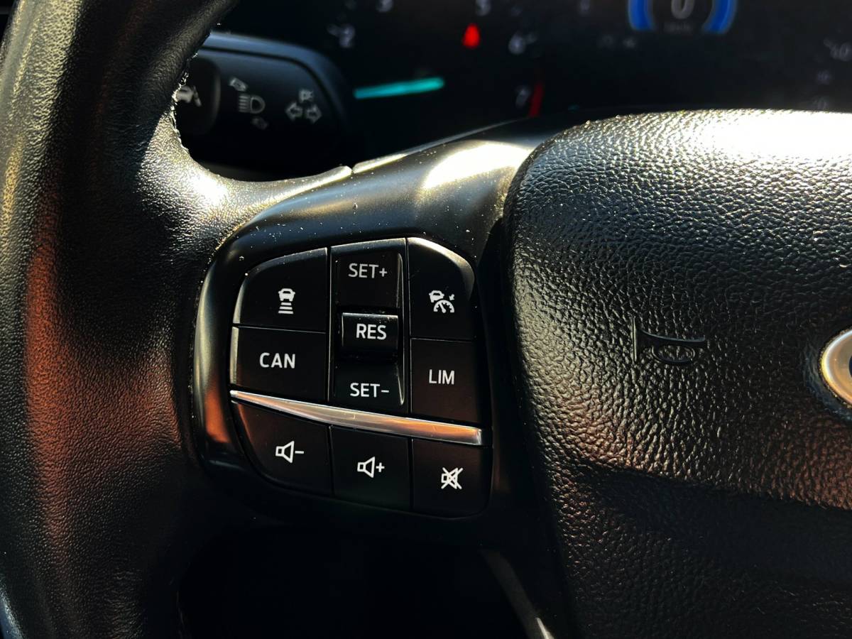 Ford Focus Ford Focus Wagon 1.0 EcoBoost Vignale carplay_Camera_trekh_4x nw banden