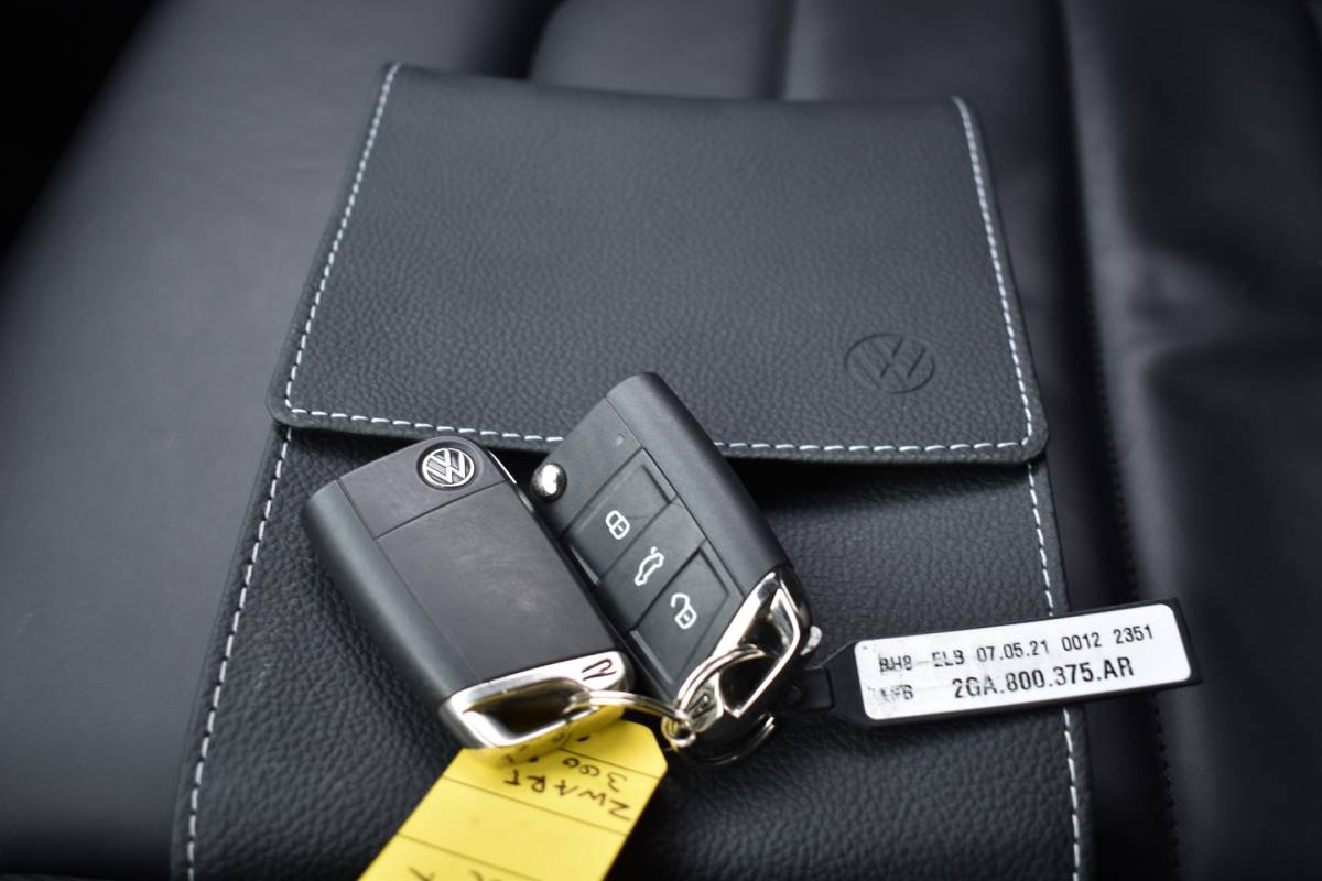 Volkswagen T-Roc Volkswagen T-Roc R 2.0 TSI 300PK DSG 4MOTION R-SPORT LEDER/CAMERA/NAVI/VIRTUAL