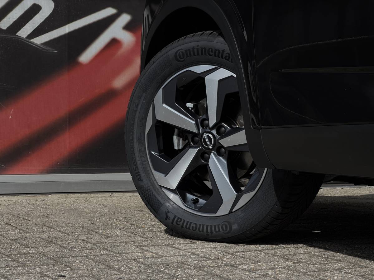 Nissan QASHQAI Nissan Qashqai 1.3 MHEV Xtronic N-Connecta / Automaat / 360 Camera / Panodak / Adap. Cruise / Carplay