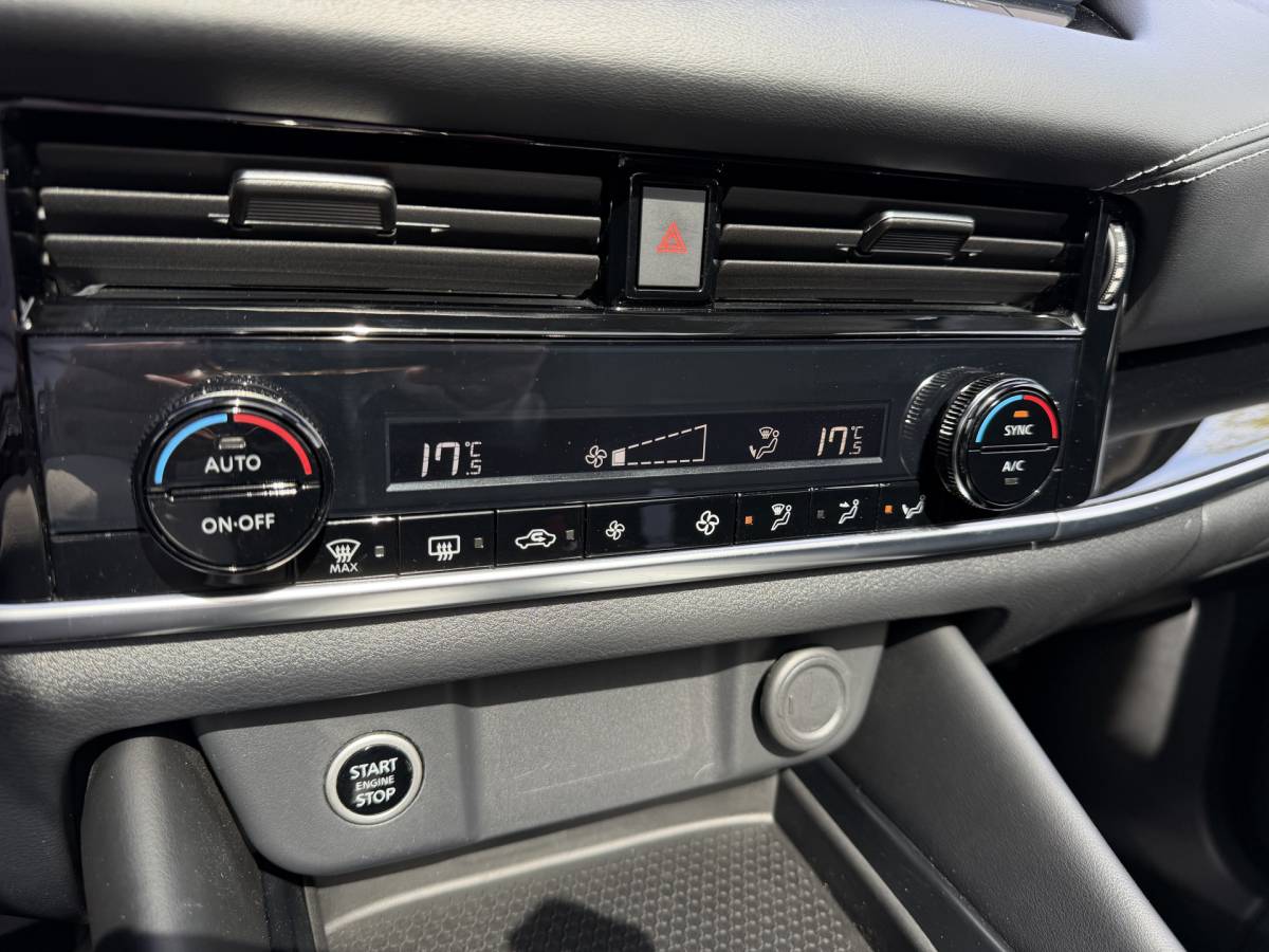 Nissan QASHQAI Nissan Qashqai 1.3 MHEV Xtronic N-Connecta / Automaat / 360 Camera / Panodak / Adap. Cruise / Carplay