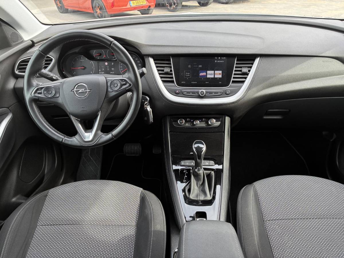 Opel Grandland X Opel Grandland X 1.2 Turbo 130Pk Edition Automaat | Navigatie | Climate Control | Camera | Parkpilot | Cruise control | LED | DAB | LM-Velgen