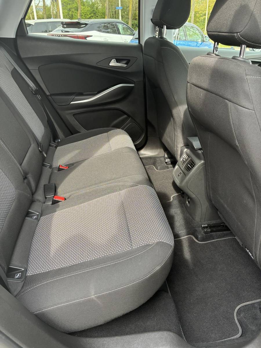 Opel Grandland X Opel Grandland X 1.2 Turbo 130Pk Edition Automaat | Navigatie | Climate Control | Camera | Parkpilot | Cruise control | LED | DAB | LM-Velgen