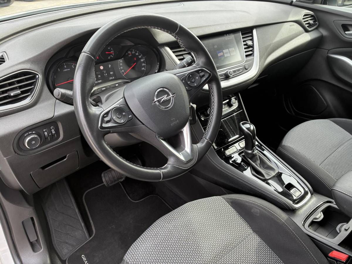 Opel Grandland X Opel Grandland X 1.2 Turbo 130Pk Edition Automaat | Navigatie | Climate Control | Camera | Parkpilot | Cruise control | LED | DAB | LM-Velgen