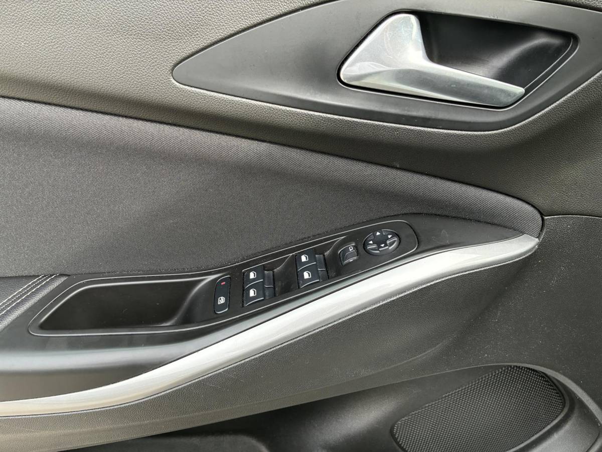 Opel Grandland X Opel Grandland X 1.2 Turbo 130Pk Edition Automaat | Navigatie | Climate Control | Camera | Parkpilot | Cruise control | LED | DAB | LM-Velgen