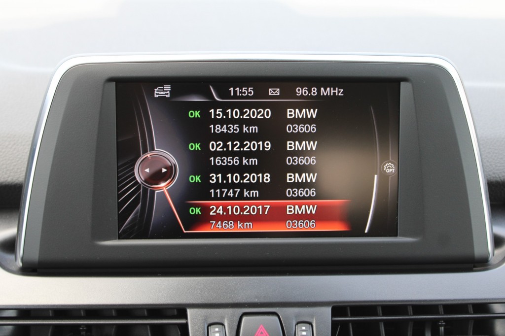 BMW 2 Serie Bmw 2-serie Active Tourer 218i 136pk Automaat Essential ECC/Cruise/Navi/PDC/Trekhaak
