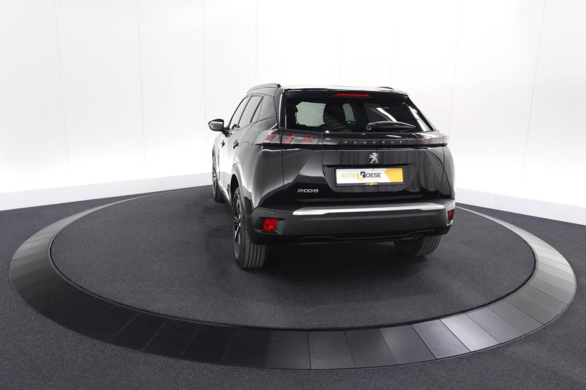Peugeot 2008 Peugeot 2008 1.2 PureTech Allure Pack | Navigatie | Parkeersensoren | Apple Carplay