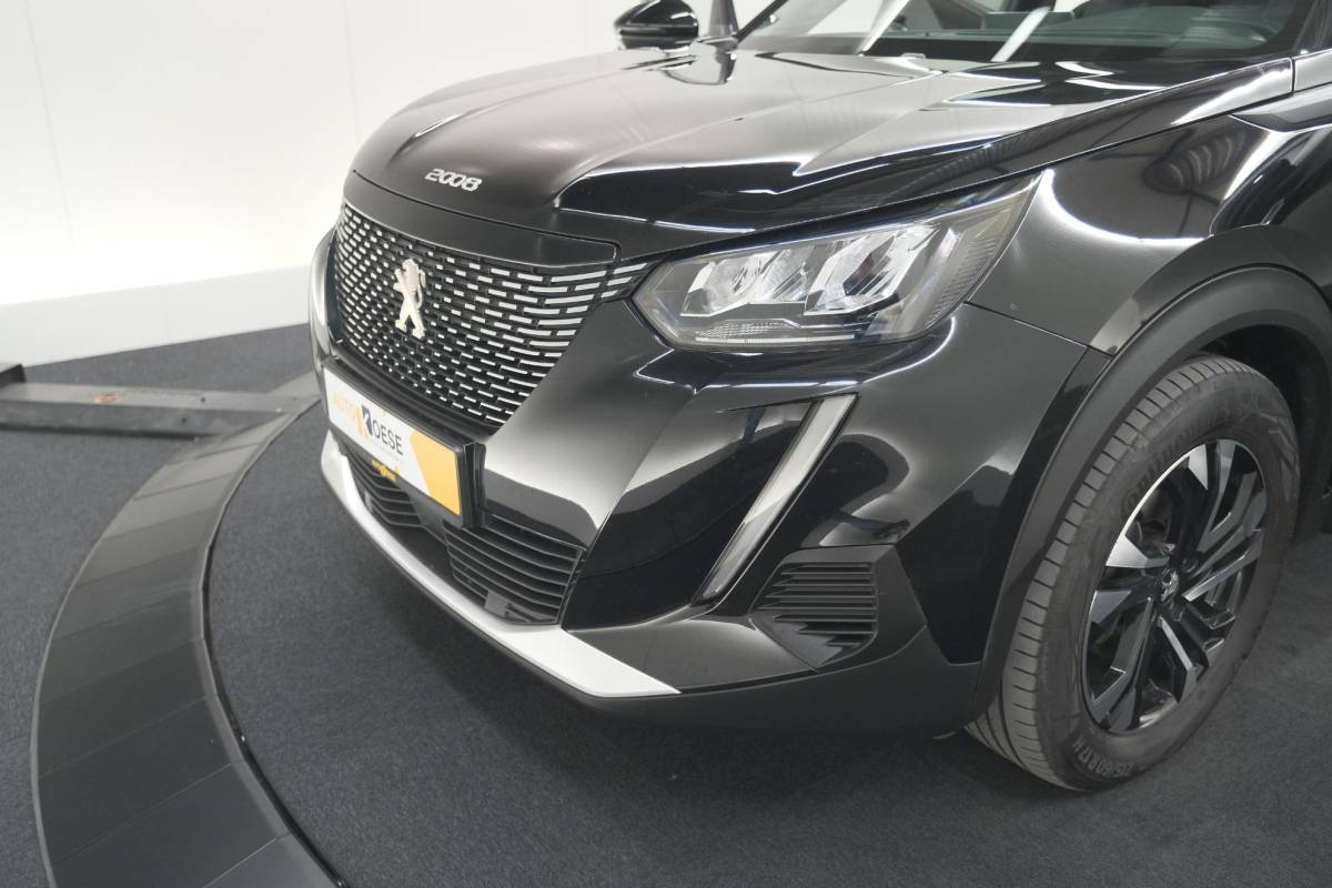 Peugeot 2008 Peugeot 2008 1.2 PureTech Allure Pack | Navigatie | Parkeersensoren | Apple Carplay