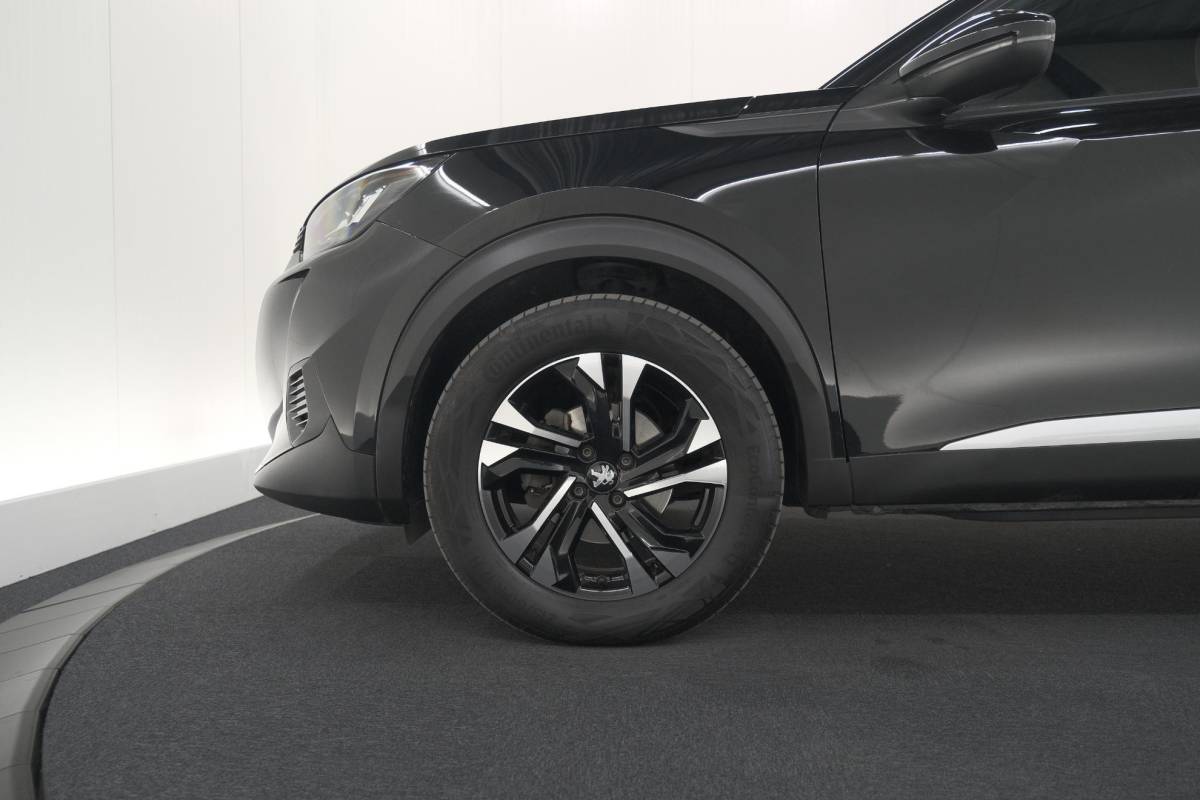 Peugeot 2008 Peugeot 2008 1.2 PureTech Allure Pack | Navigatie | Parkeersensoren | Apple Carplay