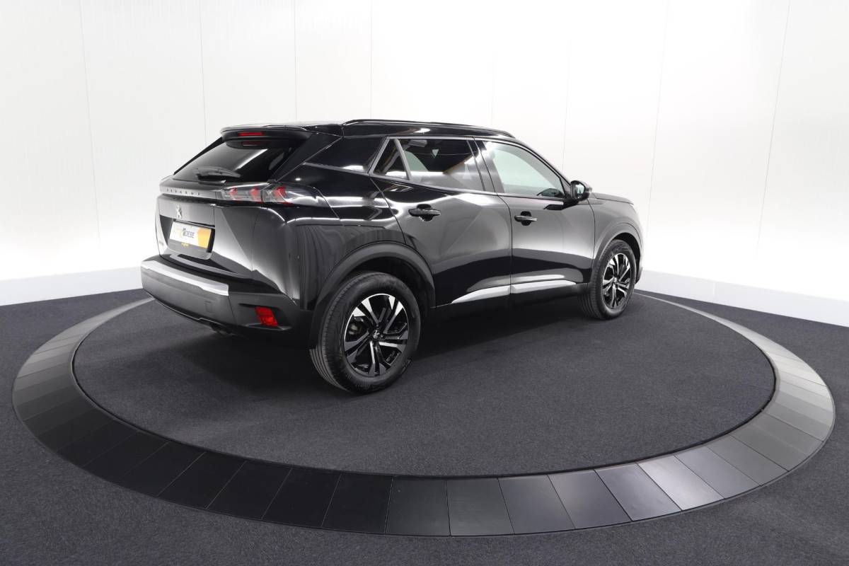 Peugeot 2008 Peugeot 2008 1.2 PureTech Allure Pack | Navigatie | Parkeersensoren | Apple Carplay