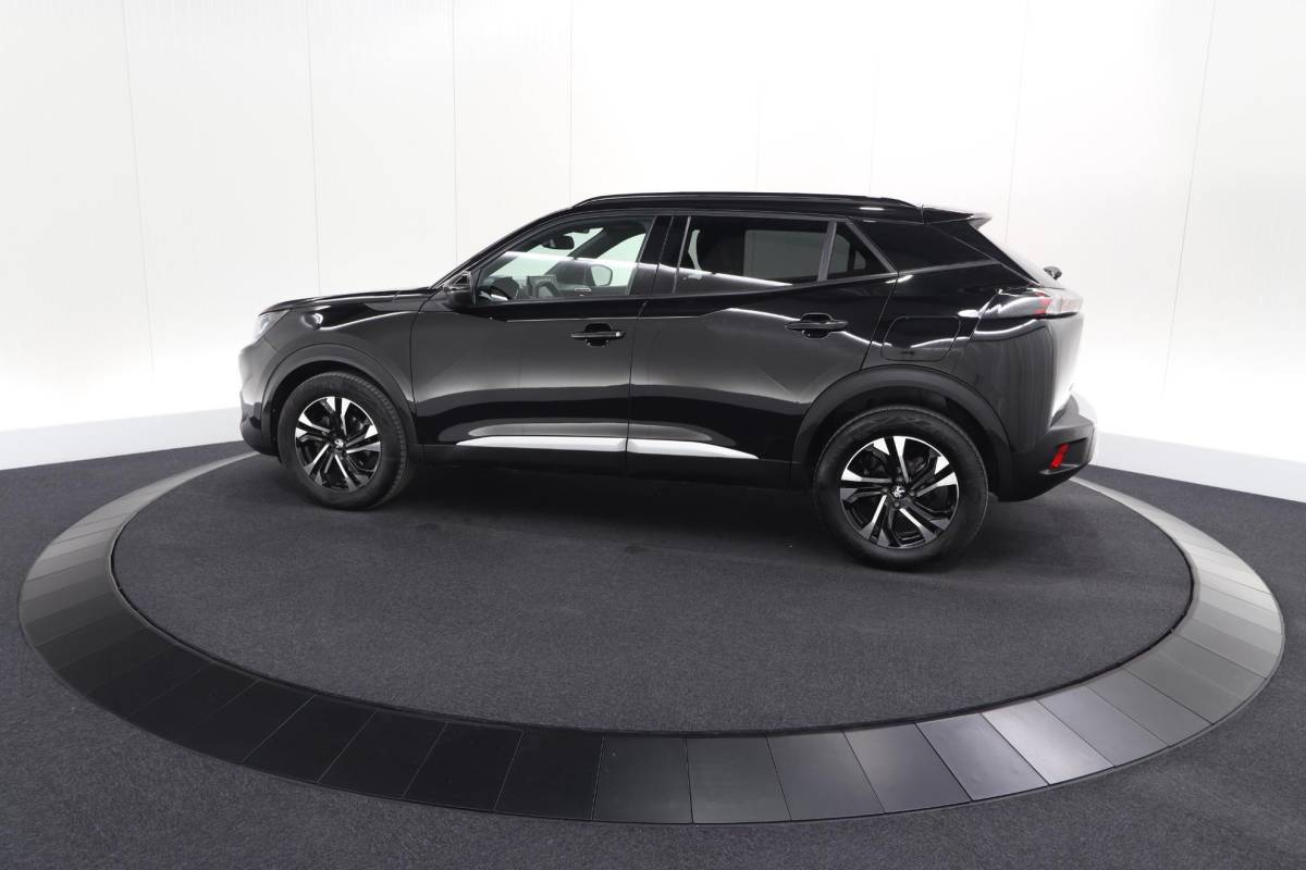 Peugeot 2008 Peugeot 2008 1.2 PureTech Allure Pack | Navigatie | Parkeersensoren | Apple Carplay