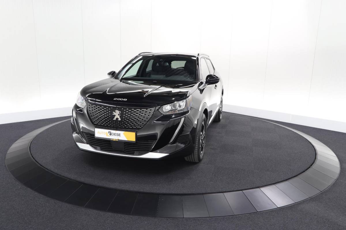 Peugeot 2008 Peugeot 2008 1.2 PureTech Allure Pack | Navigatie | Parkeersensoren | Apple Carplay